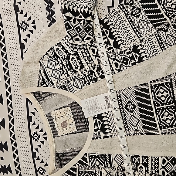 Lilka Geo Jacuard Swing Top - Picture 5 of 6